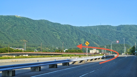 赤い天狗橋。帰ってきた。渡って右で元の駐車場