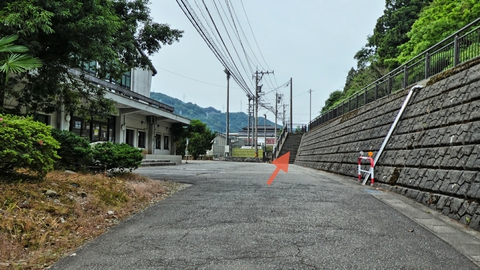 山中温泉 道の駅の南側の階段からスタート