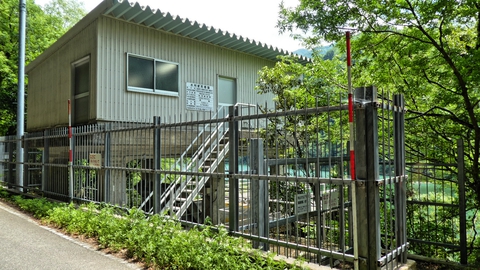 新我谷発電所取水口。ここから先程の新我谷発電所まで導水管が掘られている
