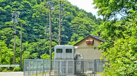 枯淵変電所反対側にも変圧器があった
