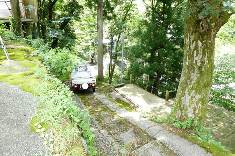 ブブンと地元車両が降りていく