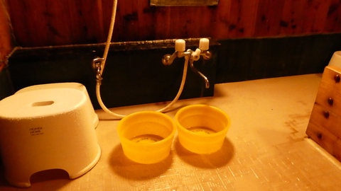 洗面台は2ハンドル式で一つ