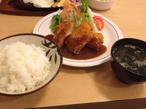 チキンカツ定食680円