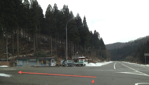 県道55号の大判焼き屋を曲がる
