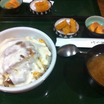 カツ丼クリームのせ