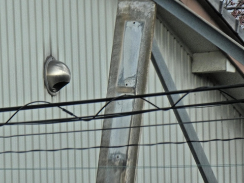 銘板を剥がした跡 9回線の謎