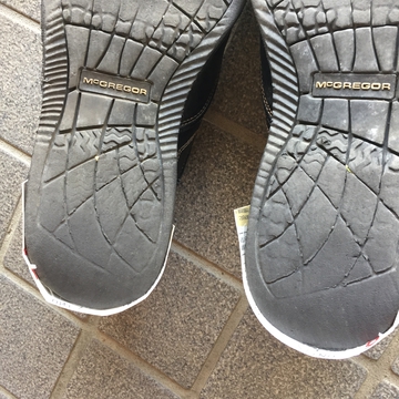 減ったカカト分、型を立てる
