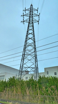 春江線2番手前の変電所敷地内鉄塔