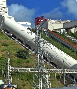 敦賀火力線に繋がる謎の鉄塔