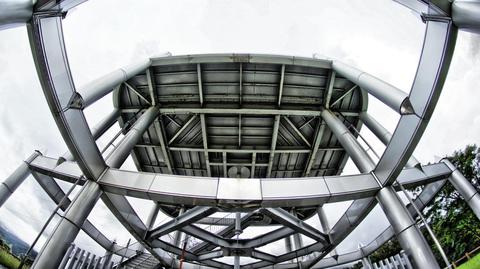 前衛的なデザインの風の城