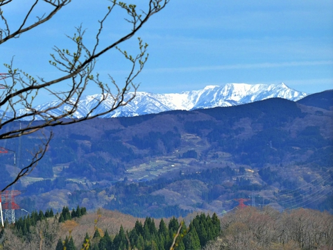 松根城展望台より 医王山左側 袴腰人形山方向