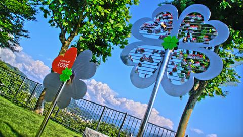 たくさんの愛のピースが結ばれている