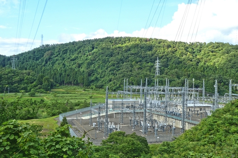 新敦賀変電所南側より