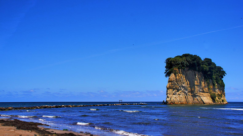 見附島（軍艦島）