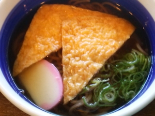 きつねそば５２０円(2014年現在)