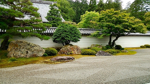 方丈庭園内部①