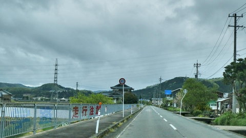 乙坂山南側 4回線が降りてきている