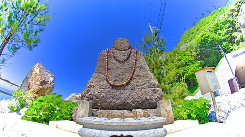 麒山和尚の石仏