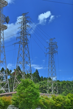 高島変電所北側77kV鉄塔2本