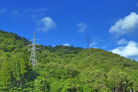 新敦賀変電所北側の鉄塔