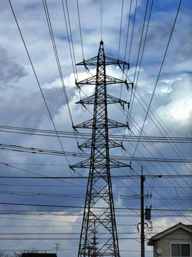 津幡線と北安江線は北安江変電所までずっと併架されていく